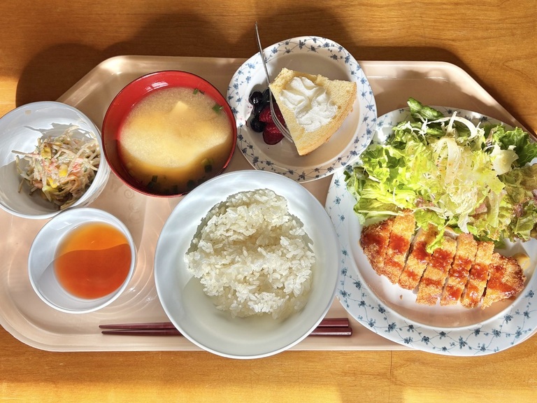 すずかけさんの この一枚「神学校食堂メニュー☺︎」