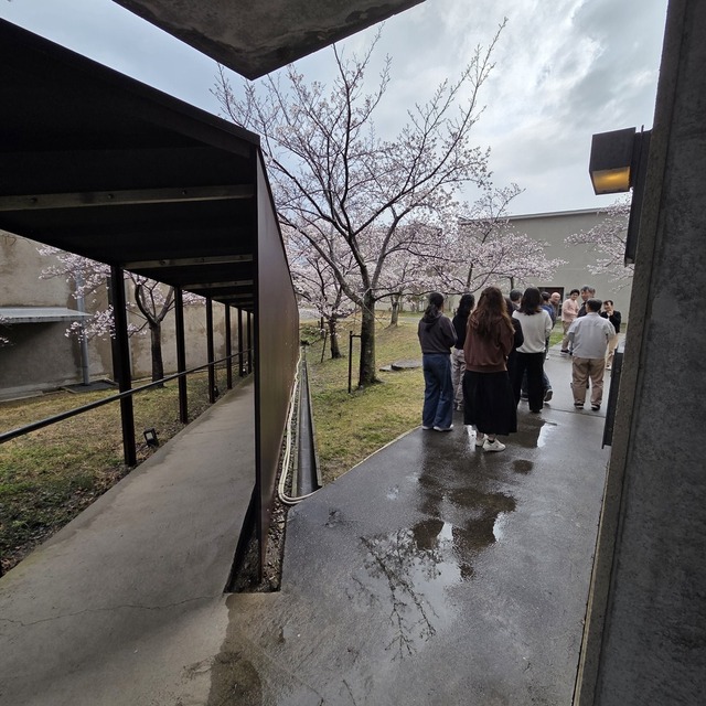 いよいよ任地に向かい退寮する卒業生を見送りました。
主にある働きが守られますように祈ります。